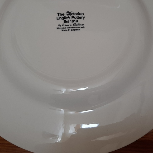 Victorian 11" Skeleton Couple plates set of 6 plates & 1 metal basket Halloween - Picture 4 of 16